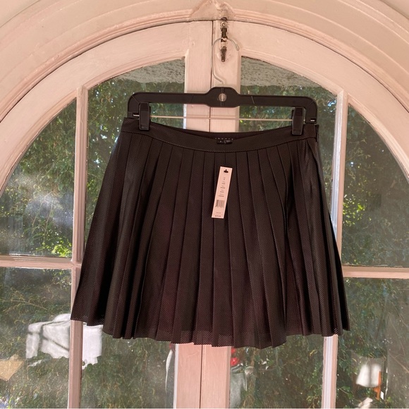 Theory Caon Perforated Pleated Leather Mini Skirt - Picture 7 of 12